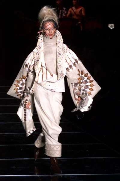 Look 34